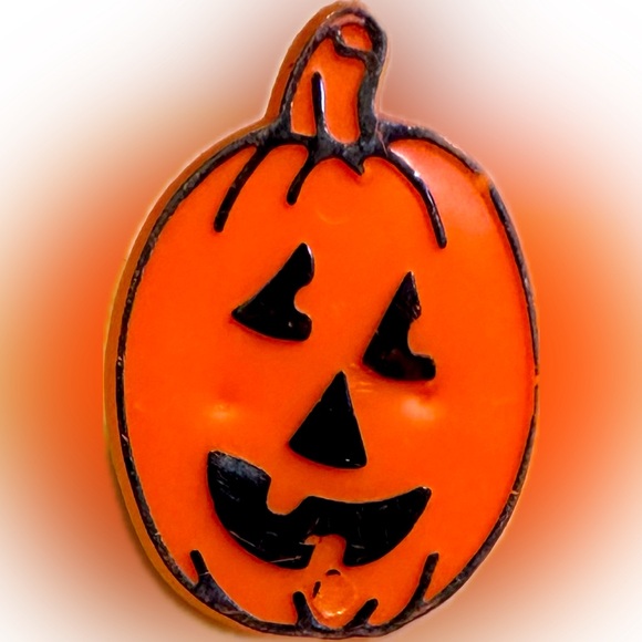 VTG PUMPKIN JACK O LANTERN CHILDRENS KIDS HALLOWEEN TRICK OR TREAT RING PLASTIC - Picture 1 of 8
